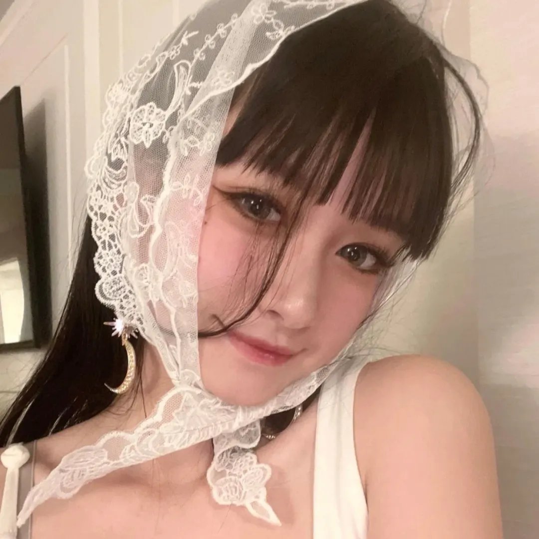 蒙面纱的男子